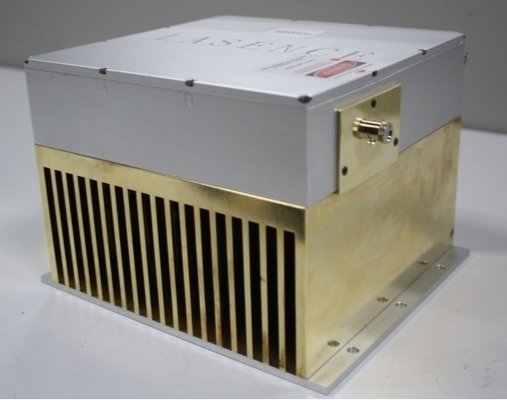 Laser infrarrojo de 980 nm para análisis del espectro Modo de potencia de salida Diámetro del haz PWM mm 1.0